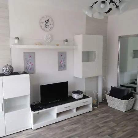 Apartament In 18413 *